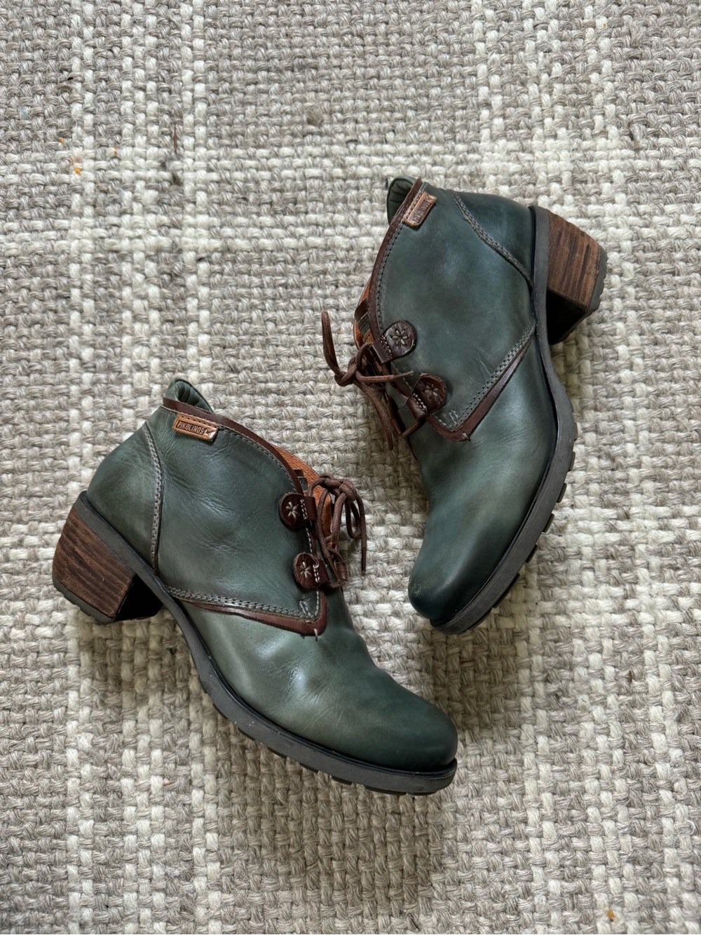 Pikolinos le mans stack heel bootie
